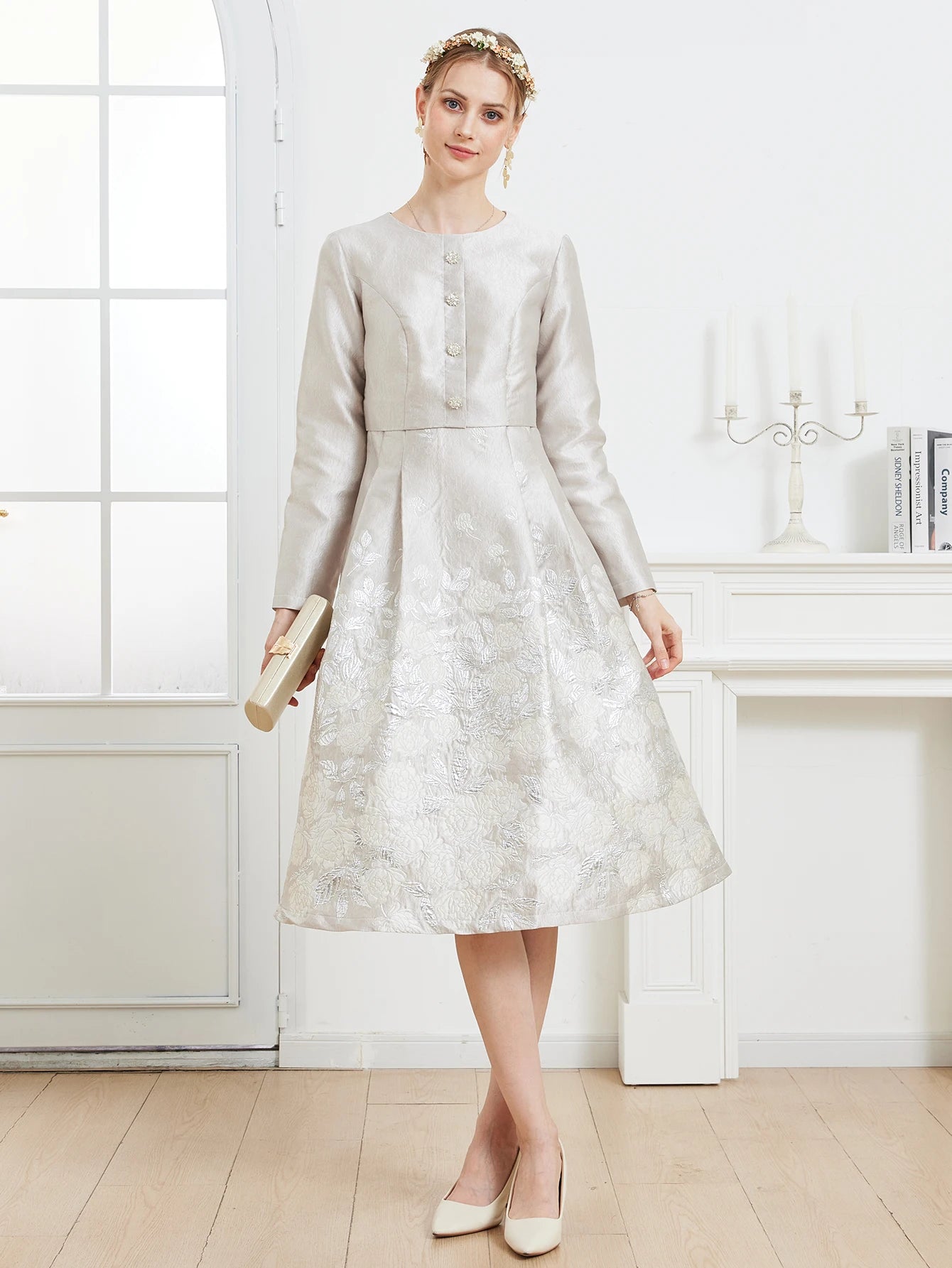 Luxury Embroidered Jacquard Dress with Round Neck Long Sleeves Waist-Fitting Flared Hem and Elegant Light Luxury Wedding Gown