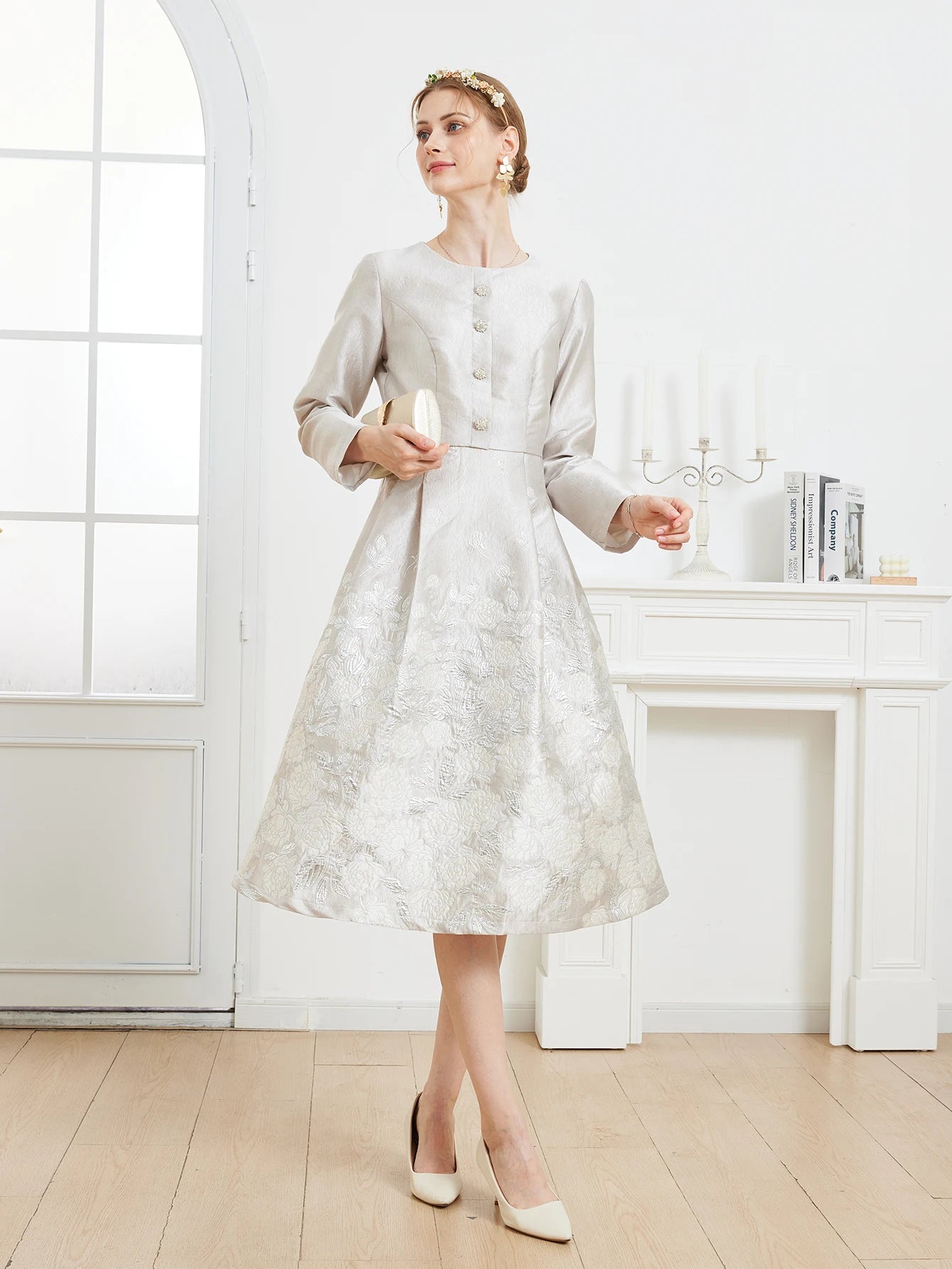 Luxury Embroidered Jacquard Dress with Round Neck Long Sleeves Waist-Fitting Flared Hem and Elegant Light Luxury Wedding Gown